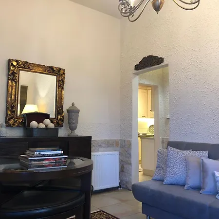 Porfyra Deluxe Apartmán Kalavryta